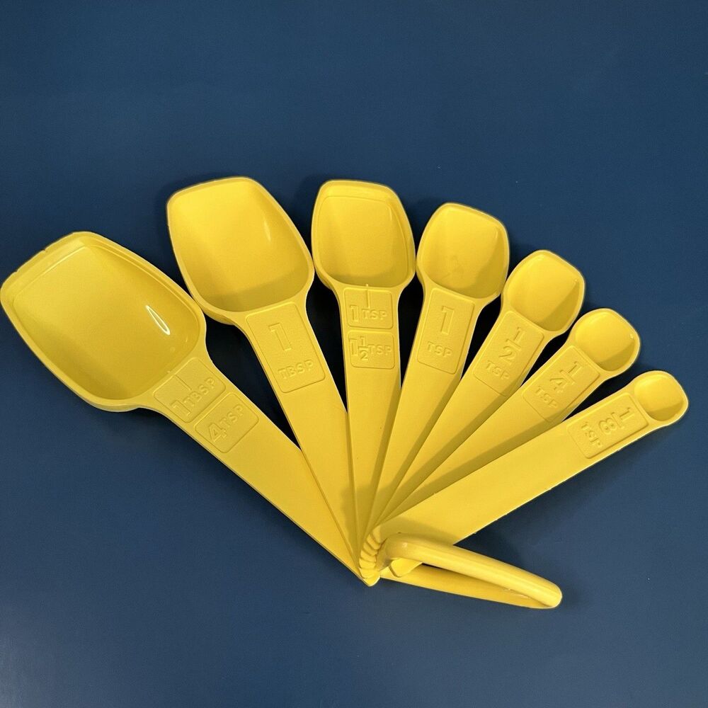 Vintage Tupperware Measuring Spoons Set Yellow 7 Pc Complete With Ring